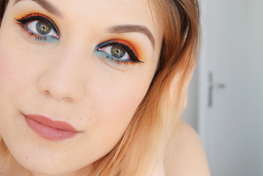tutoriel maquillage bleu et orange