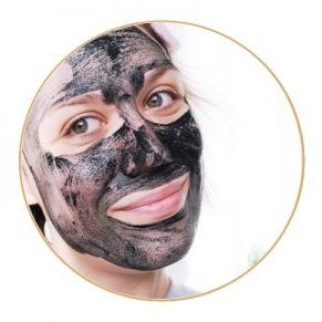 Masque detox au charbon